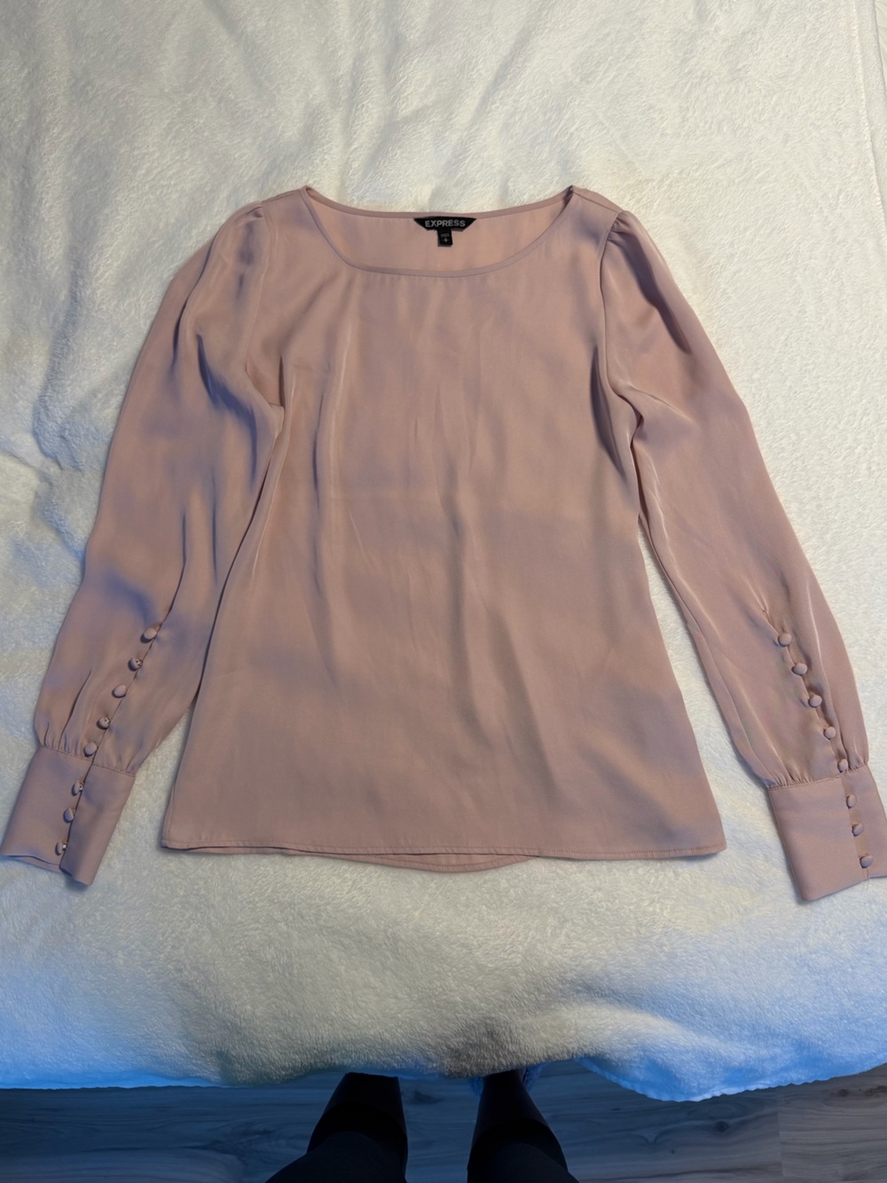 EUC Express button sleeve blouse